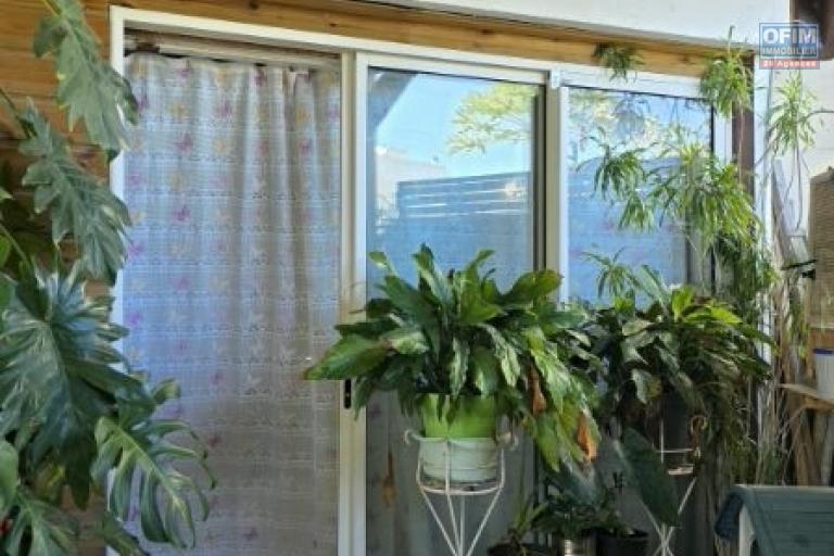 A vendre maison T4 mitoyenne proche centre ville du  Port