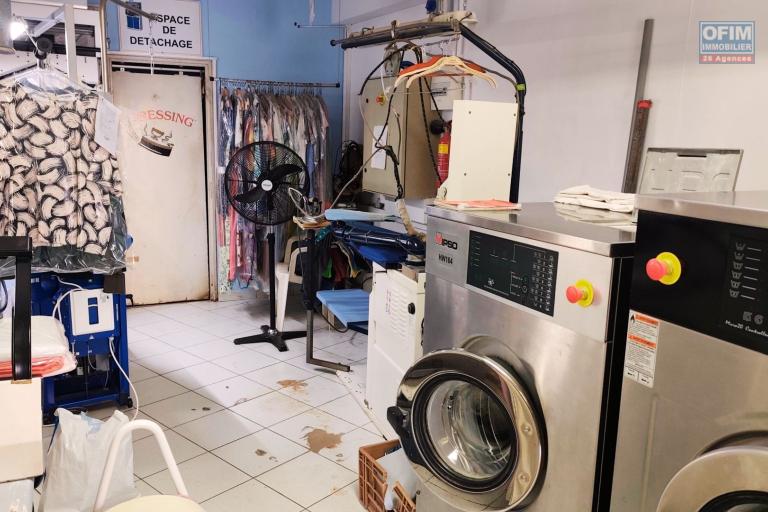 A VENDRE | Pressing & Laverie – Une activité essentielle avec clientèle fidèle à Saint-Gilles les Bains | 58 500€