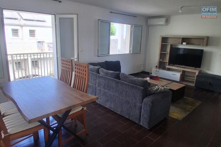 A LOUER Appartement MEUBLÉ de type F3 sur l'EPERON à SAINT-GILLES LES HAUTS