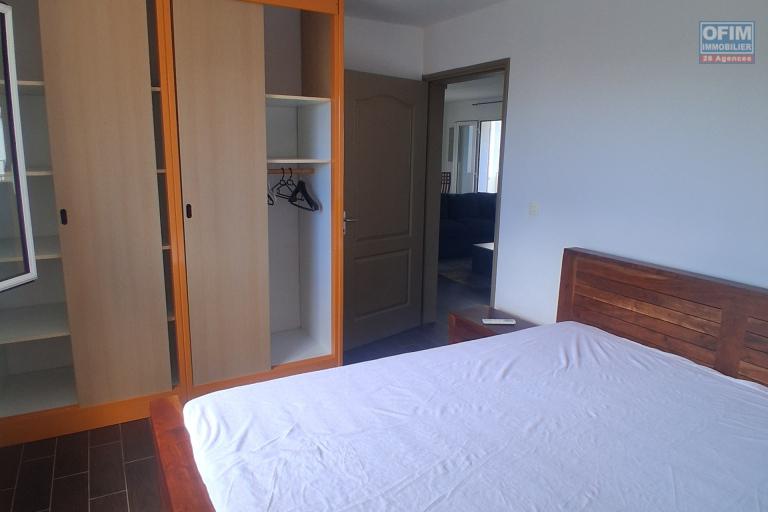 A LOUER Appartement MEUBLÉ de type F3 sur l'EPERON à SAINT-GILLES LES HAUTS