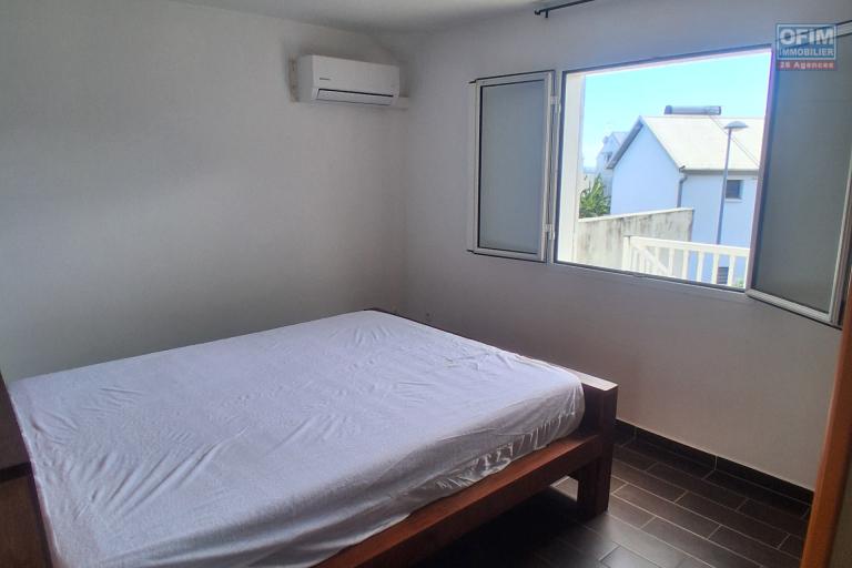 A LOUER Appartement MEUBLÉ de type F3 sur l'EPERON à SAINT-GILLES LES HAUTS