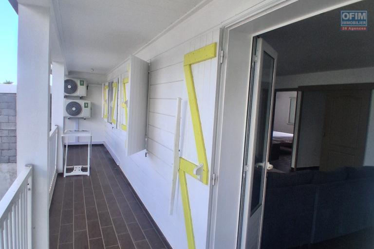 A LOUER Appartement MEUBLÉ de type F3 sur l'EPERON à SAINT-GILLES LES HAUTS