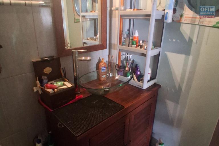A VENDRE// Bel appartement de type F2 sur le PORT