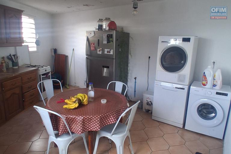 A LOUER maison &agrave; &eacute;tage de type F4 &agrave; SAINT-GILLES LES HAUTS