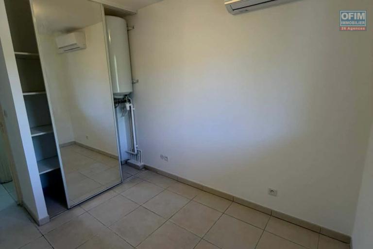 A vendre - Appartement T3 de 51 m2 avec varangue parking fermé-Secteur Sainte-Clotilde