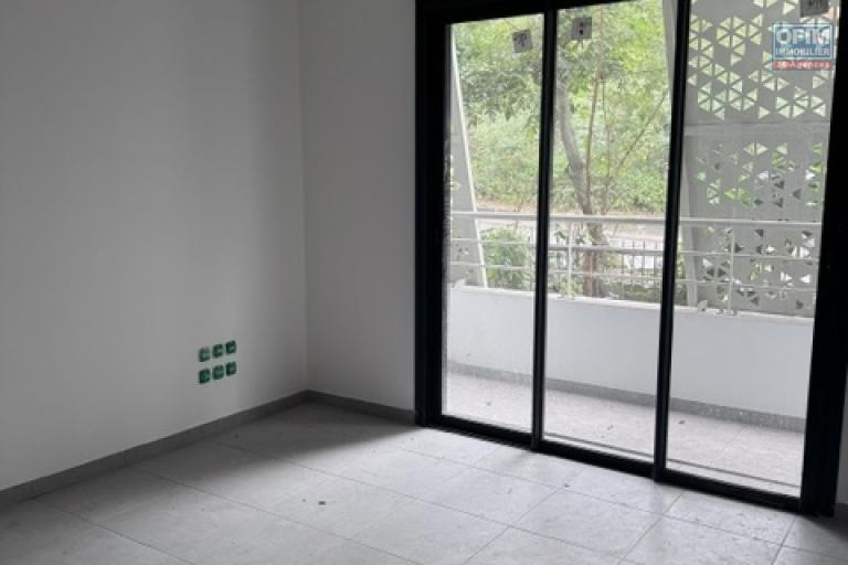 &Agrave; LOUER &ndash; STUDIO F1 NEUF &ndash; R&Eacute;SIDENCE ARTY &ndash; SAINTE-CLOTILDE