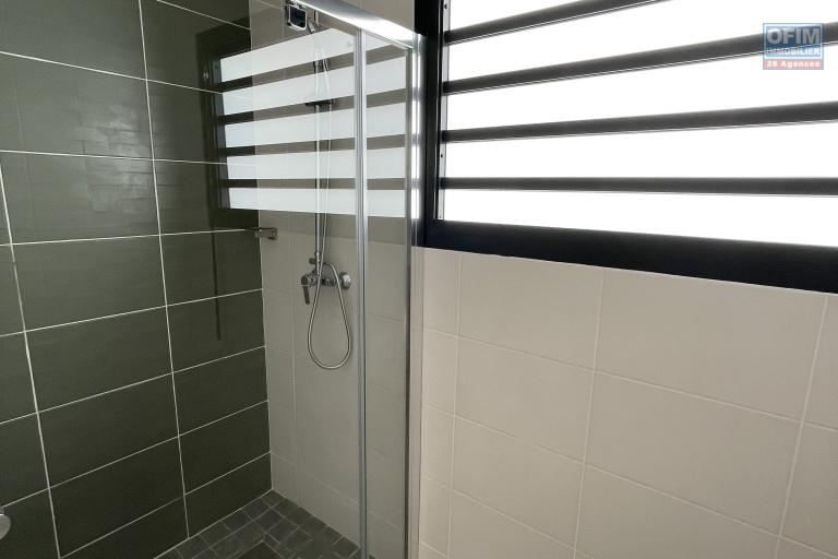 A louer &agrave; Saint Leu  appartement  T4 spacieux r&eacute;cent  avec vue mer