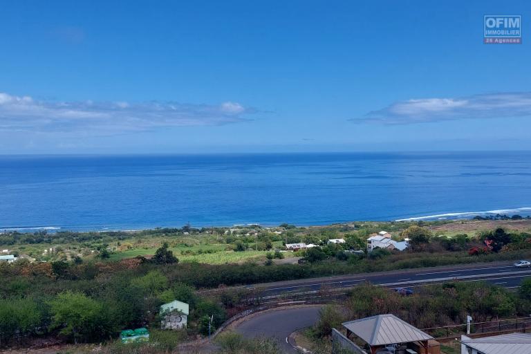 A louer &agrave; Saint Leu  appartement  T4 spacieux r&eacute;cent  avec vue mer