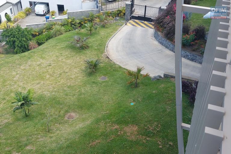 A louer &agrave; Saint Leu  appartement  T4 spacieux r&eacute;cent  avec vue mer