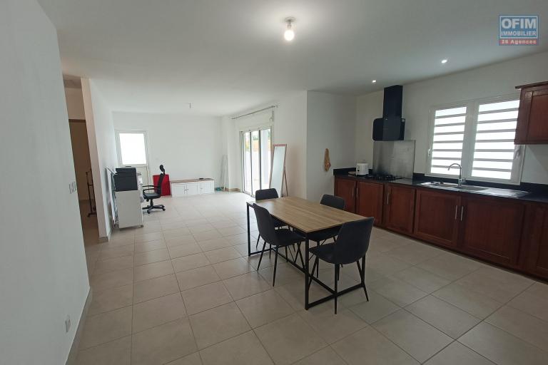 A Louer r&eacute;cente et spacieuse villa F4 de 85m2 &agrave; Sainte-Rose
