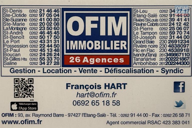Grande maison/bâtiment de 400 m² situé juste au dessus de la maison cadeau de type F15+ en R+1+combles + un bungalow de 20 m², le tout implanté sur 2830 m² de terrain.