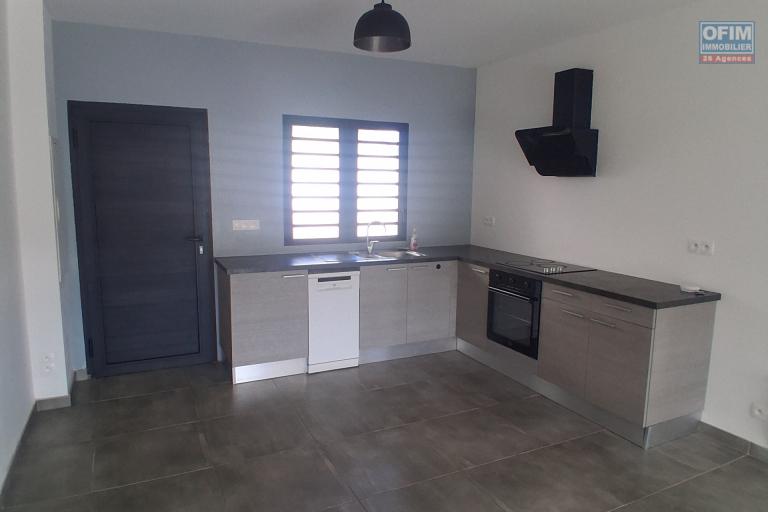 A LOUER Bel appartement F3 de 76,35 m2 sur SAINT-GILLES LES HAUTS à 900,00 euros !!!