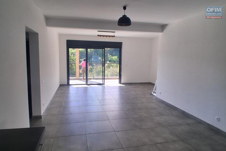 A LOUER Bel appartement F3 de 76,35 m2 sur SAINT-GILLES LES HAUTS à 900,00 euros !!!