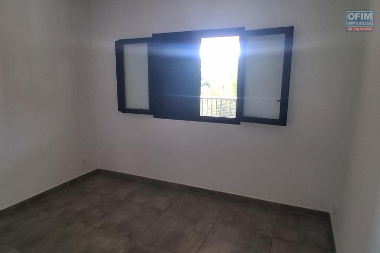 A LOUER Bel appartement F3 de 76,35 m2 sur SAINT-GILLES LES HAUTS à 900,00 euros !!!