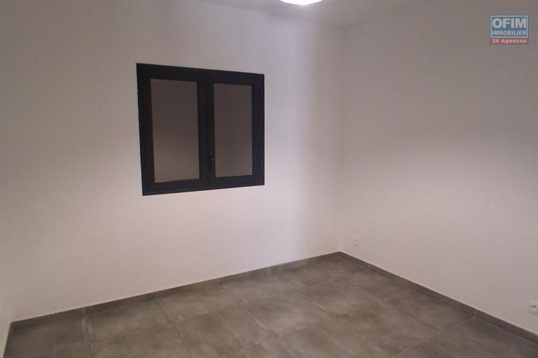 A LOUER Bel appartement F3 de 76,35 m2 sur SAINT-GILLES LES HAUTS à 900,00 euros !!!