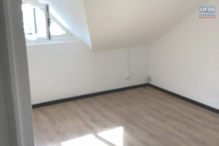 À LOUER – Maison Duplex F5 – Bagatelle