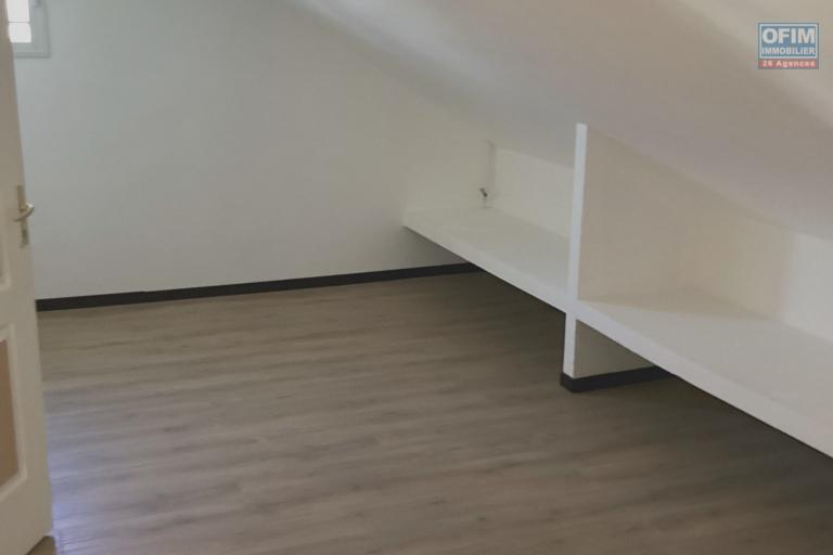 À LOUER – Maison Duplex F5 – Bagatelle