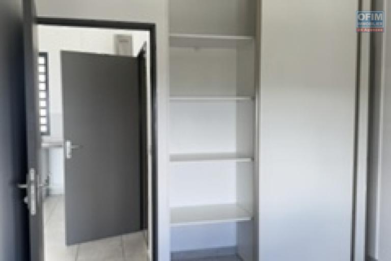 A louer bel appartement récent de type F2 sur la résidence Castel Roc Bois de Nèfles à Sainte Clotilde.