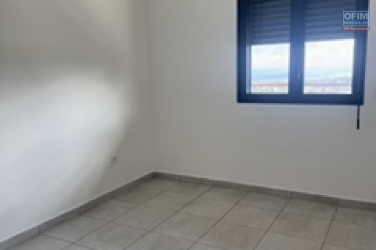 A louer bel appartement récent de type F2 sur la résidence Castel Roc Bois de Nèfles à Sainte Clotilde.