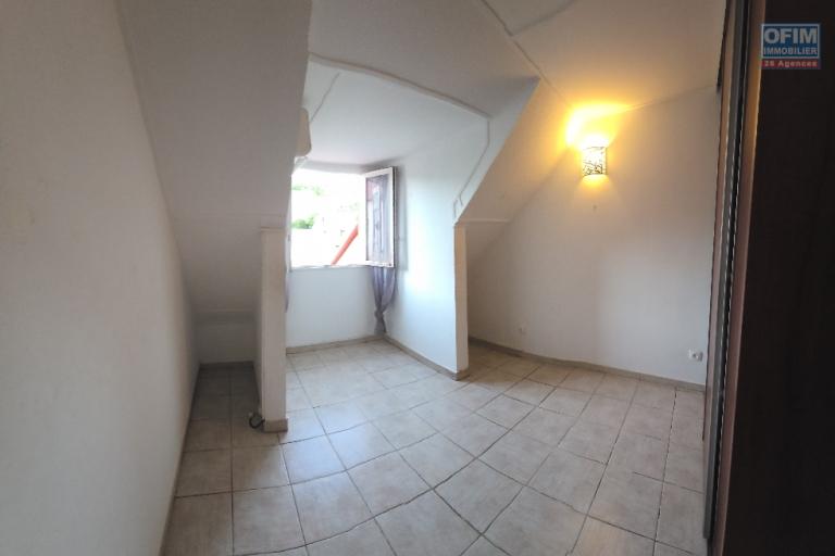 &Agrave; louer &ndash; Appartement duplex F4/5 a Mongaillard