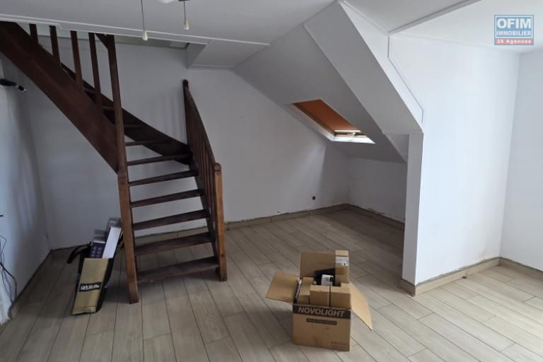 &Agrave; louer &ndash; Appartement duplex F4/5 a Mongaillard