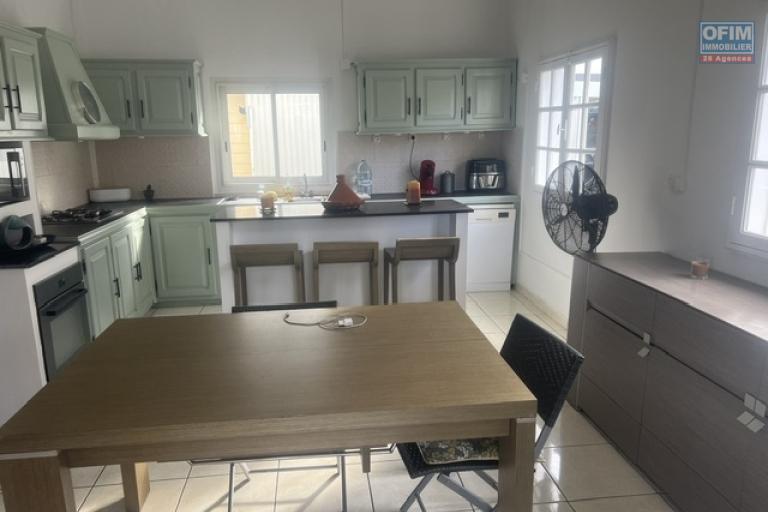 A louer villa F4 mitoyenne sur ETANG SALE LES BAINS.