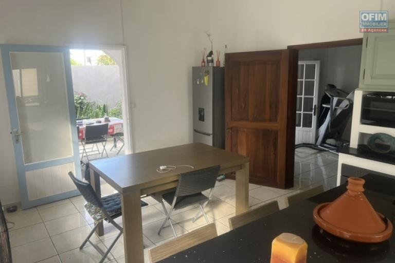 A louer villa F4 mitoyenne sur ETANG SALE LES BAINS.