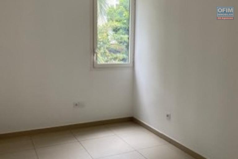 A louer ce beau F3 d'une surface de 62.96m2 sur la r&eacute;sidence PALMEA &agrave; Sainte Clotilde.