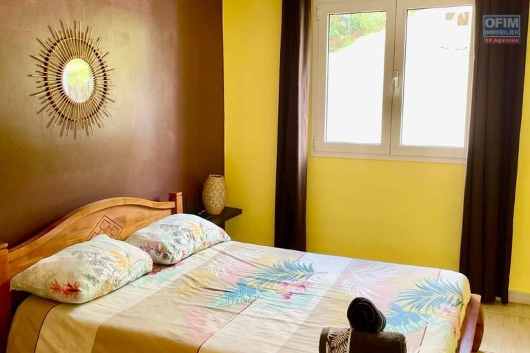 a louer 1 maison avec 2 chambres, jardin, endroit calme, jolie vue montagne