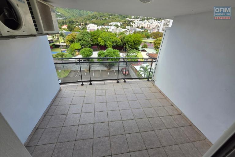 A vendre un appartement T2 de 45m2 dans la r&eacute;sidence Les Flamboyant Saint-Denis ville REUNION