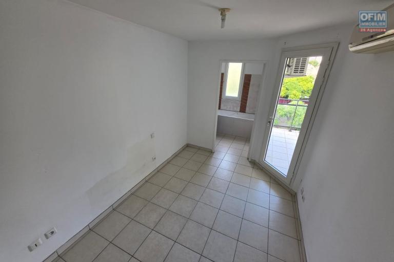 A vendre un appartement T2 de 45m2 dans la r&eacute;sidence Les Flamboyant Saint-Denis ville REUNION