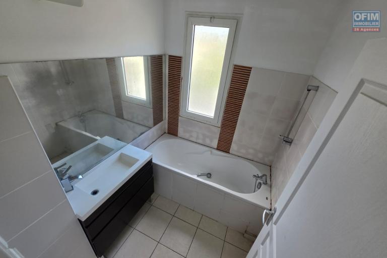 A vendre un appartement T2 de 45m2 dans la r&eacute;sidence Les Flamboyant Saint-Denis ville REUNION