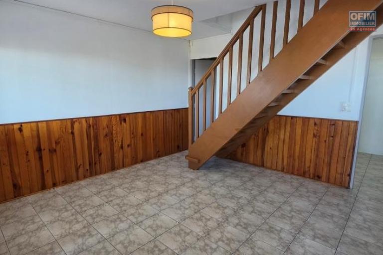 A louer joli appartement /maison F3 enti&egrave;rement r&eacute;nov&eacute; le Tampon proche centre ville