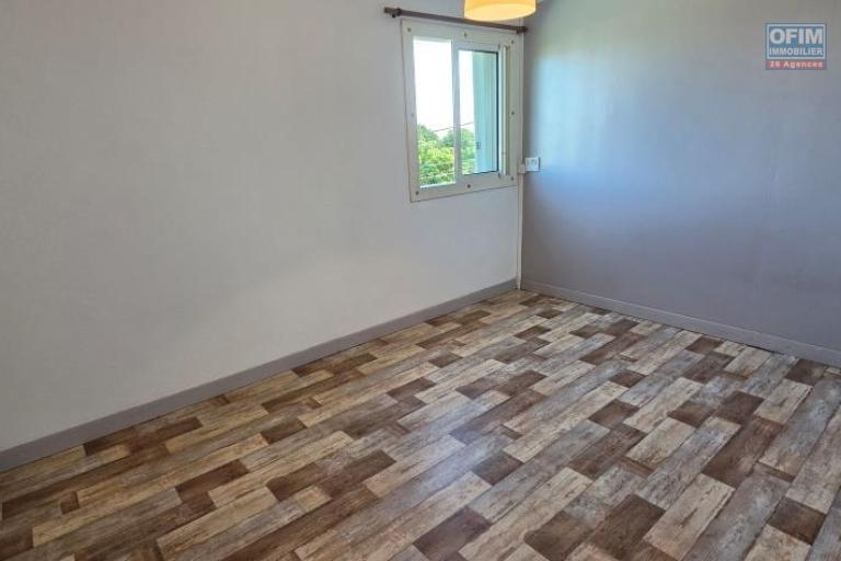 A louer joli appartement /maison F3 enti&egrave;rement r&eacute;nov&eacute; le Tampon proche centre ville