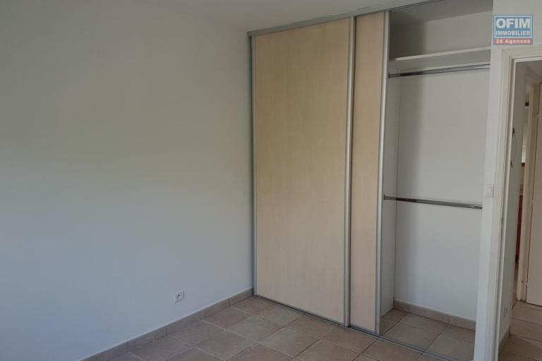 A vendre bel appartement de type F2 dans r&eacute;sidence avec piscine les 400 le Tampon