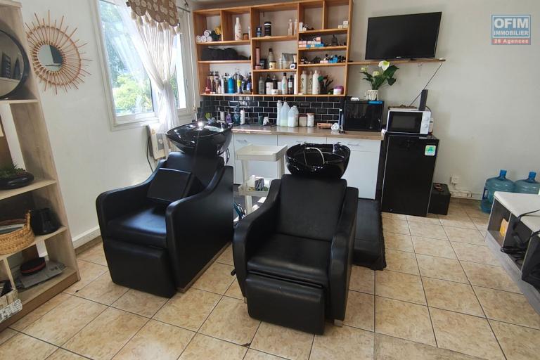 À VENDRE – Diamond'Hair Salon de coiffure clé en main à La Possession : 29 000 €