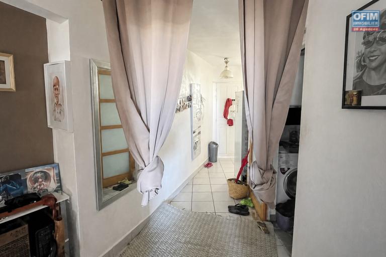 Saint-Gilles-les-Bains &ndash; Ensemble immobilier T2 + espace am&eacute;nag&eacute; ind&eacute;pendant