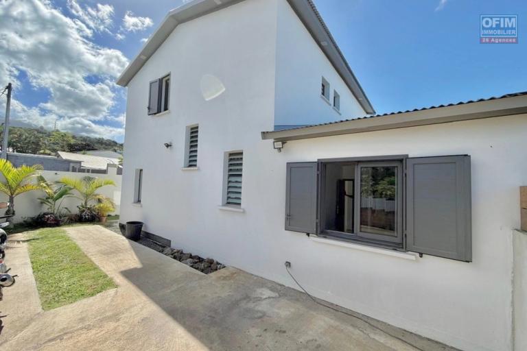 Villa T5 contemporaine de 2025 avec piscine – La Rivière Saint-Louis