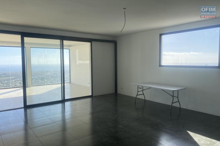 A vendre VILLA D&rsquo;ARCHITECTE AVEC VUE OC&Eacute;AN PANORAMIQUE &ndash; LA POSSESSION