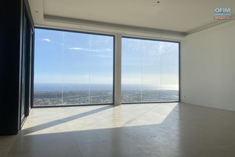 A vendre VILLA D&rsquo;ARCHITECTE AVEC VUE OC&Eacute;AN PANORAMIQUE &ndash; LA POSSESSION