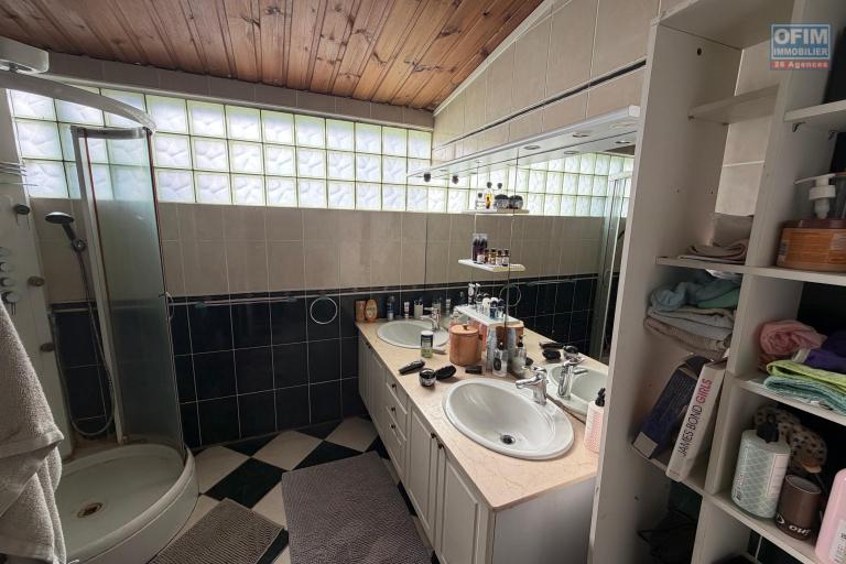Villa de charme avec dépendance piscine et jacuzzi -Saint Paul
