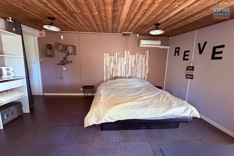 Villa de charme avec dépendance piscine et jacuzzi -Saint Paul - chambre studio