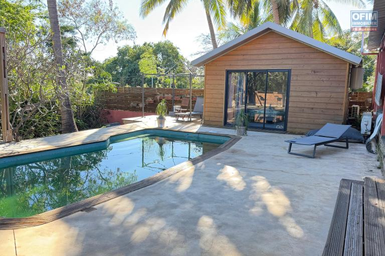 Villa de charme avec dépendance piscine et jacuzzi -Saint Paul - bungalow 1