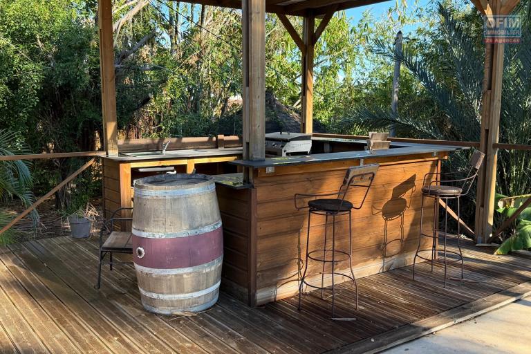 Villa de charme avec dépendance piscine et jacuzzi -Saint Paul