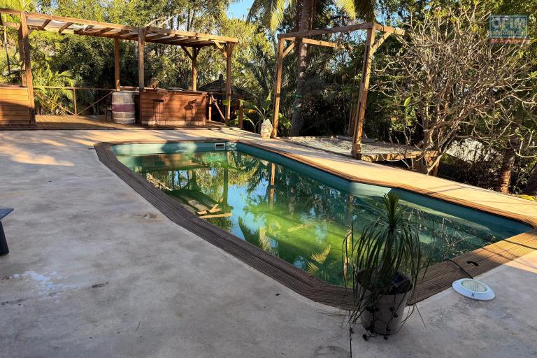 Villa de charme avec dépendance piscine et jacuzzi -Saint Paul