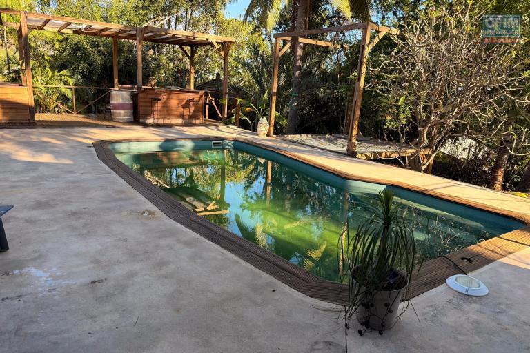 Villa de charme avec dépendance piscine et jacuzzi -Saint Paul