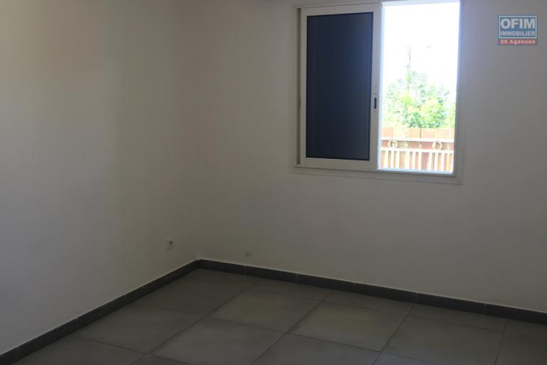 A louer villa f3 Les makes la riviere saint louis