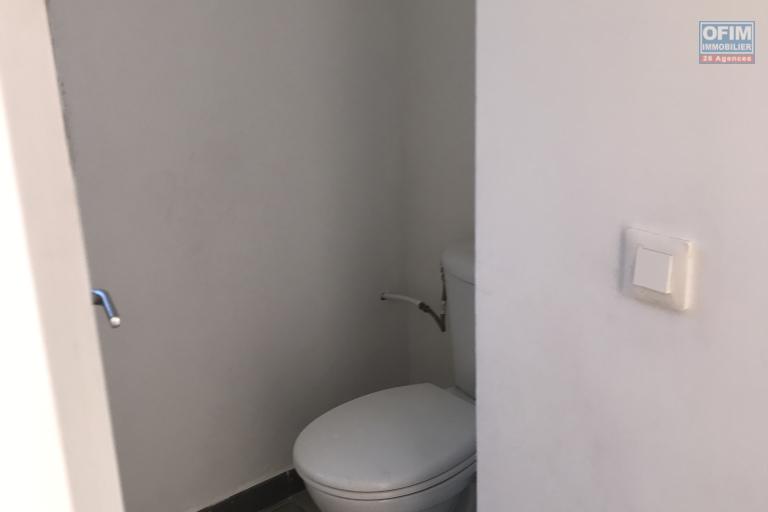 A louer villa f3 Les makes la riviere saint louis