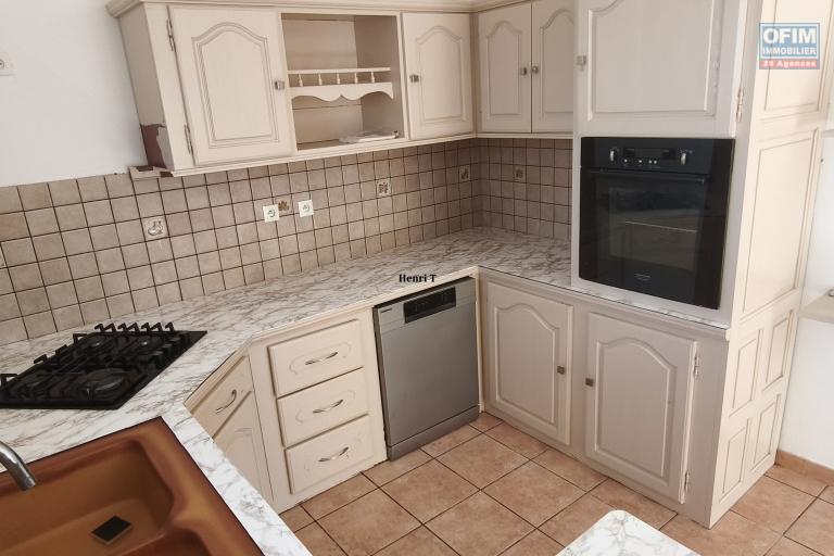 Jolie villa F4/F5 de 150 m2 &agrave; Vincendo