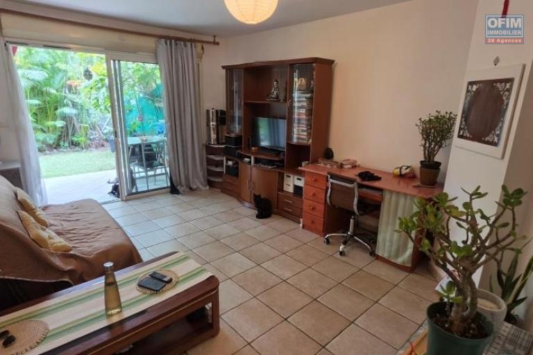 A vendre magnifique appartement F2 avec jardinet privatif dans résidence avec p...